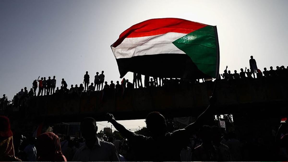 Sudan Ordu Komutan Yardmcs Orgeneral Yasir el-Ata: D mihraklarca kurulmak istenen komployu halk baarsz klacak