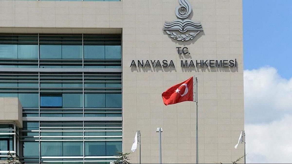 AYM, aalara izinsiz afi yaptran HDP'lilere verilen idari para cezasn uygun buldu