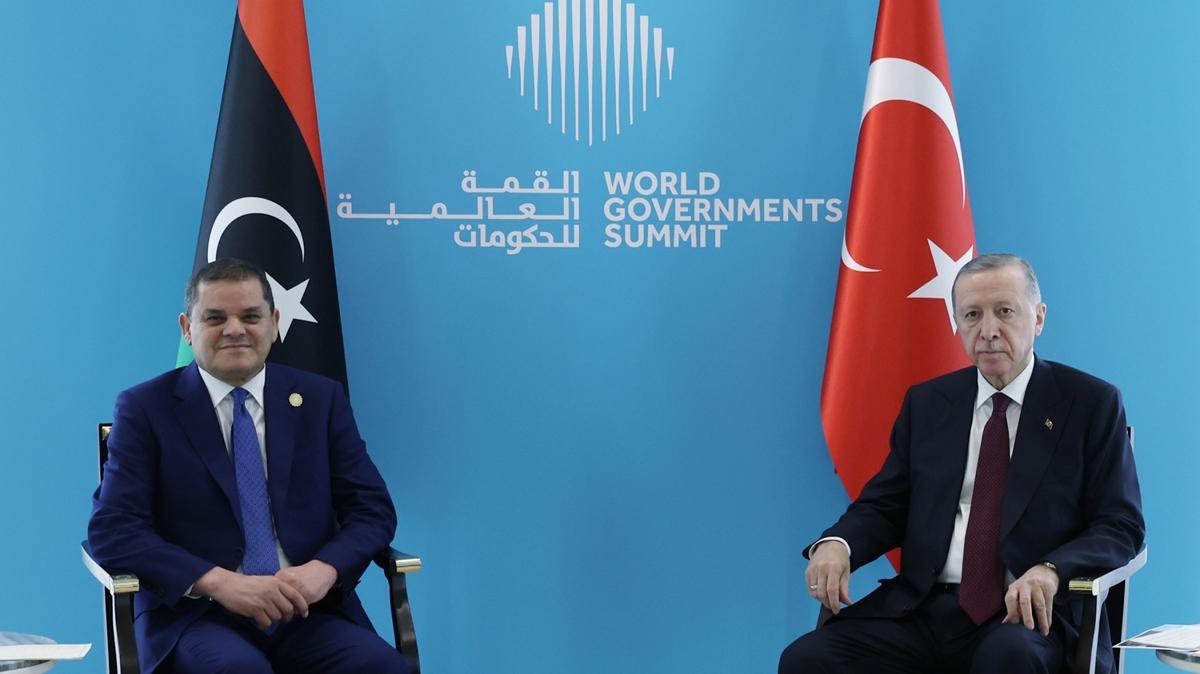 Cumhurbaşkanı Erdoğan, BAE'de Dibeybe'yi kabul etti