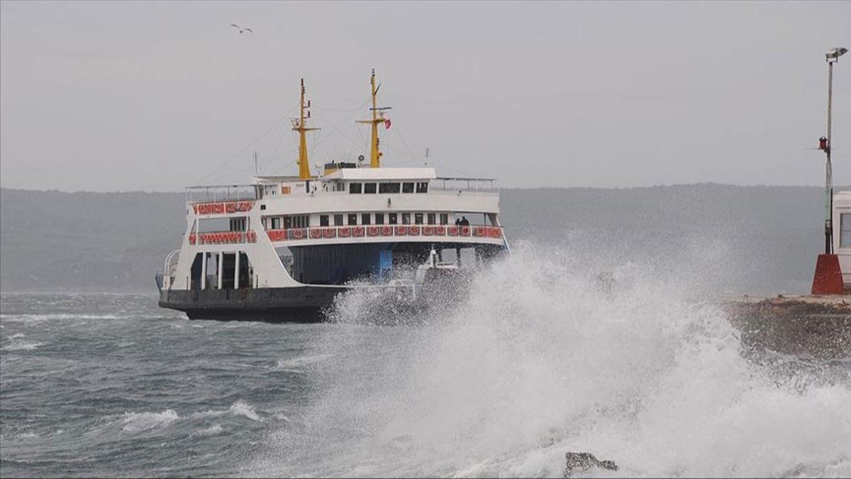anakkale'de frtna nedeniyle Gkeada ile Bozcaada feribot hatlarndaki baz seferler iptal edildi