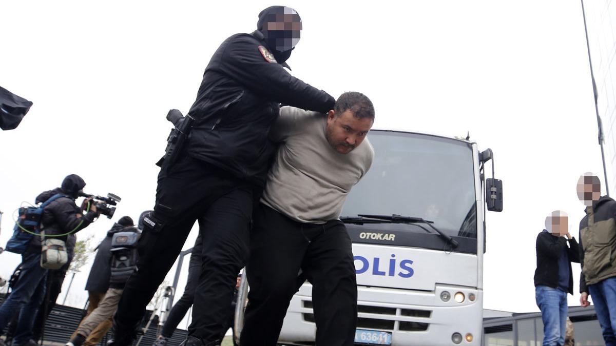 AK Parti programna silahl saldr! Bakan Tun: 3' 18 yann altnda toplam 16 pheli tutukland
