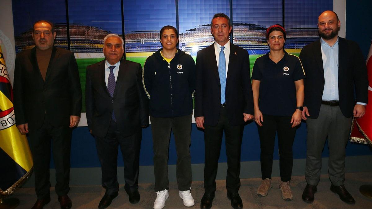 Fenerbahe, Busenaz Srmeneli'yi aklad