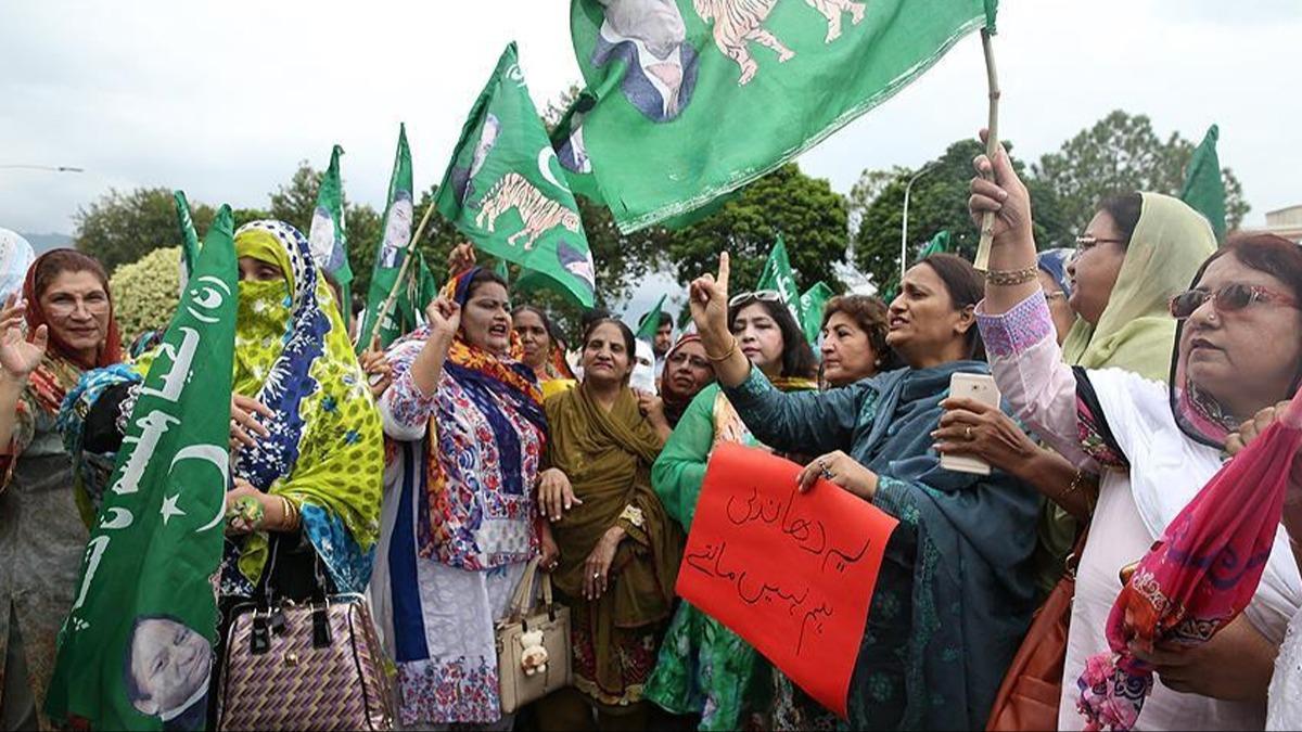Pakistan'da seim sonularna protesto 