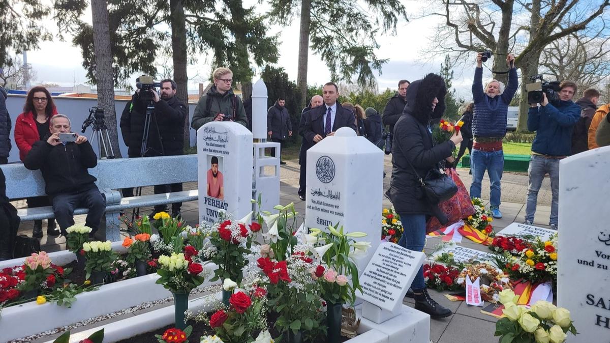 Almanya'daki rk terr saldrsnn kurbanlar Hanau Mezarl'nda anld