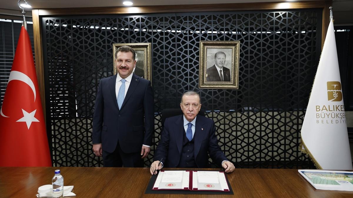 Cumhurbakan Erdoan, Bykehir Belediye Bakan Ylmaz' kabul etti