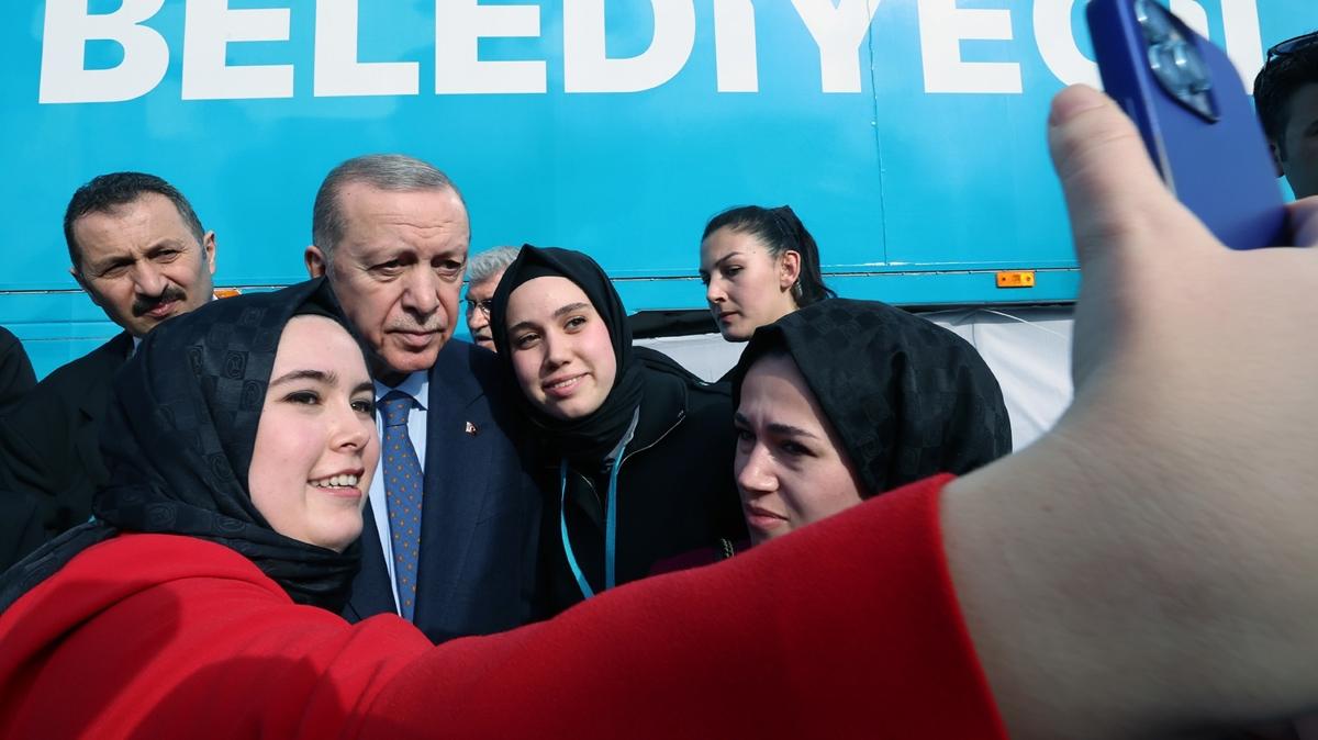 Cumhurbakan Erdoan'a Sakarya'da sevgi gsterisi
