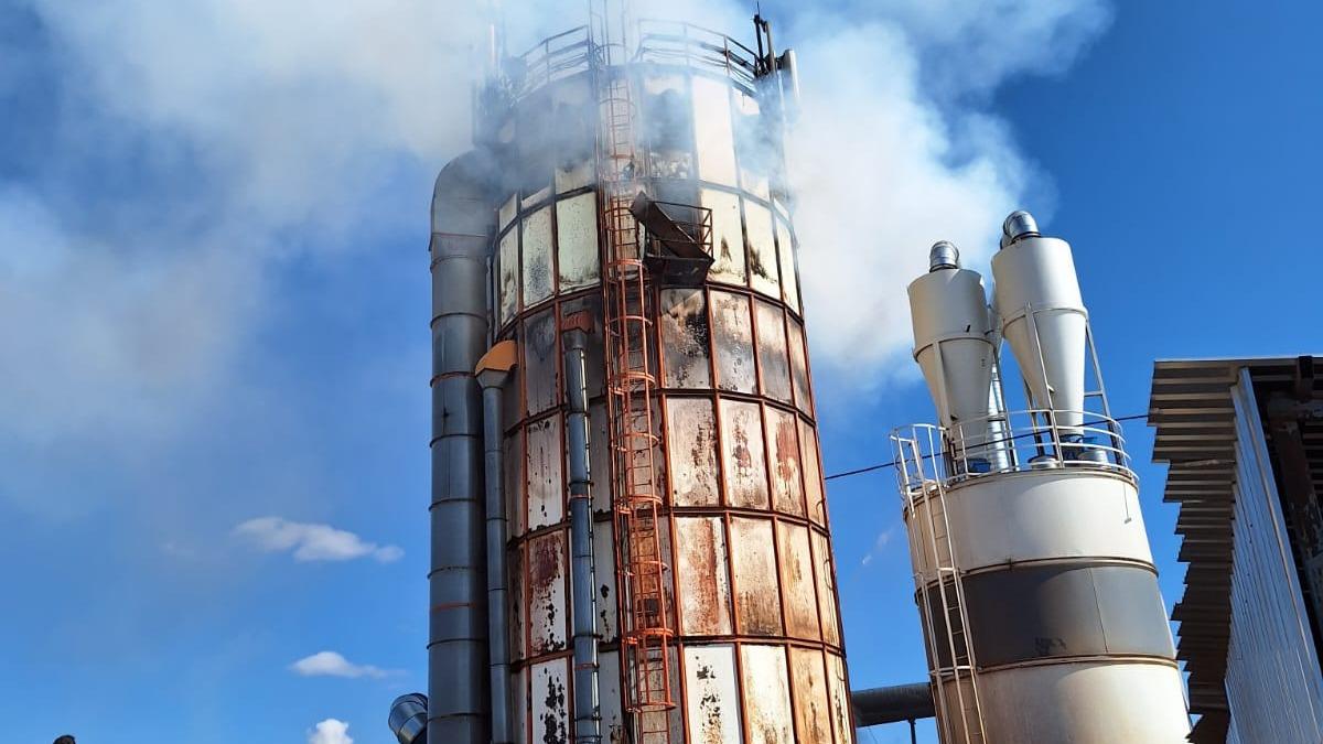 Oyuncu Necati amaz'n fabrikasndaki tala silosunda patlama ve yangn