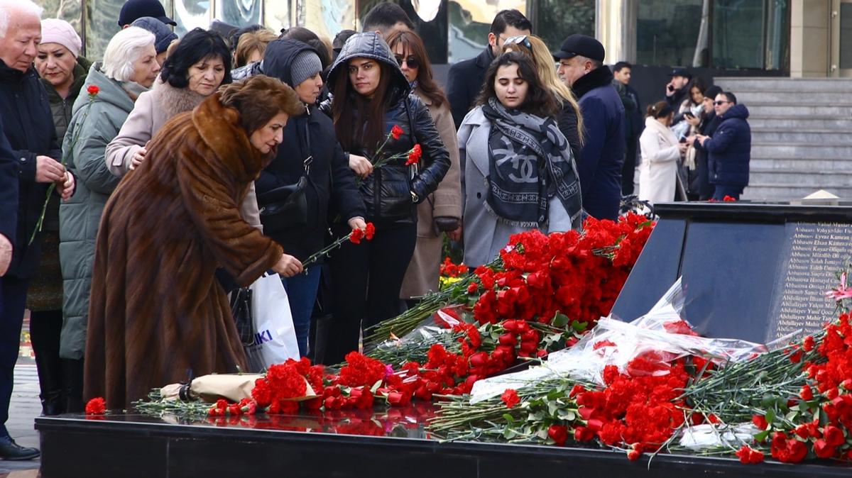 Azerbaycan'da Hocal Katliam'nn kurbanlar anlyor: Gzyalarn tutamadlar