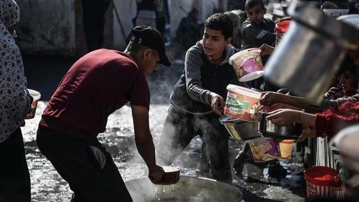 Gazze'de alk soykrm! Kzlha duyurdu: Nfusun yzde 80'i gdaya muhta