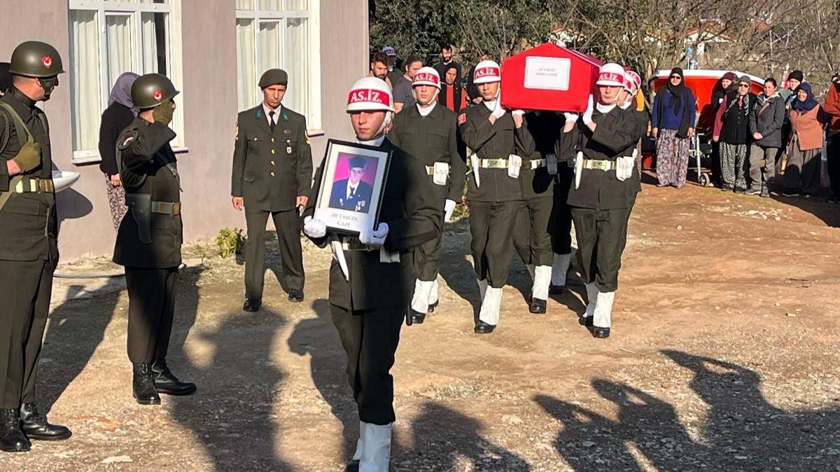 Vefat eden Kore gazisi Antalya'da son yolculuuna uurland 