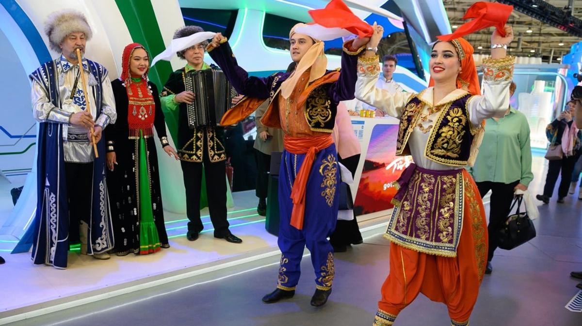 Moskova'daki 'Trkiye Gn' etkinliinde Rus vatandalara Trke ders verildi