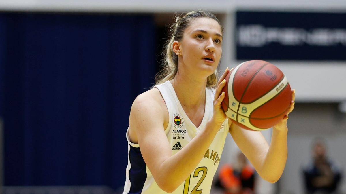 Fenerbahe Alagz Holding evinde Melikgazi Kayseri Basketbol'u yendi