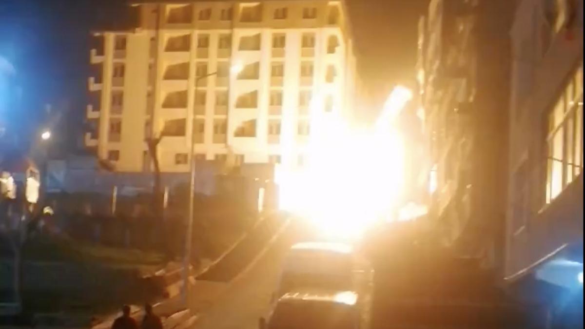 Sultangazi'de doal gaz hattnda patlama! ok sayda ekip sevk edildi
