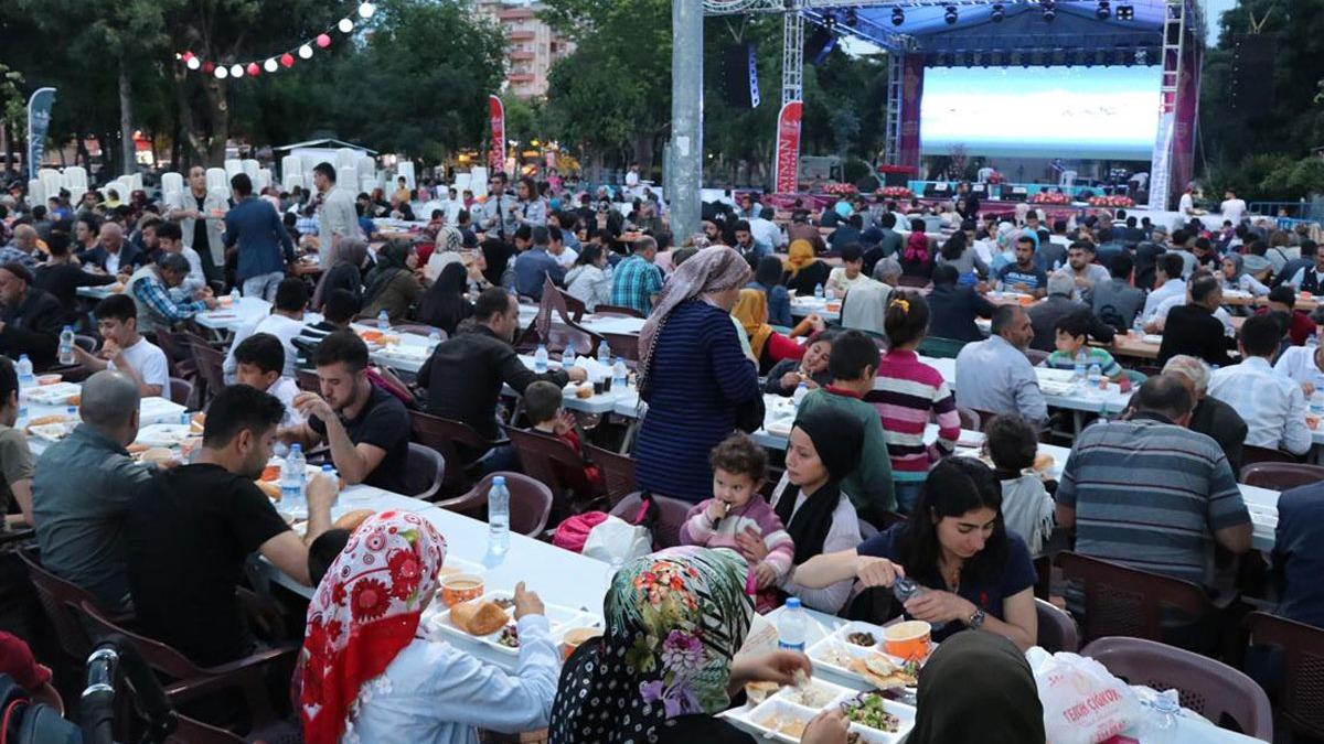 Ramazan'da vakf ruhu 81 ilde iftar sofralaryla yaatlacak 