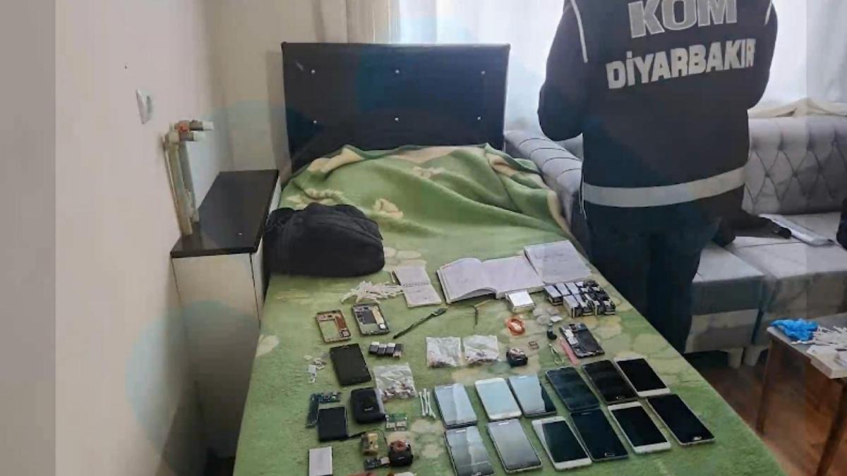 Diyarbakr'da ehliyet snavlarnda kopya ektirdii iddia edilen 12 pheli gzaltna alnd