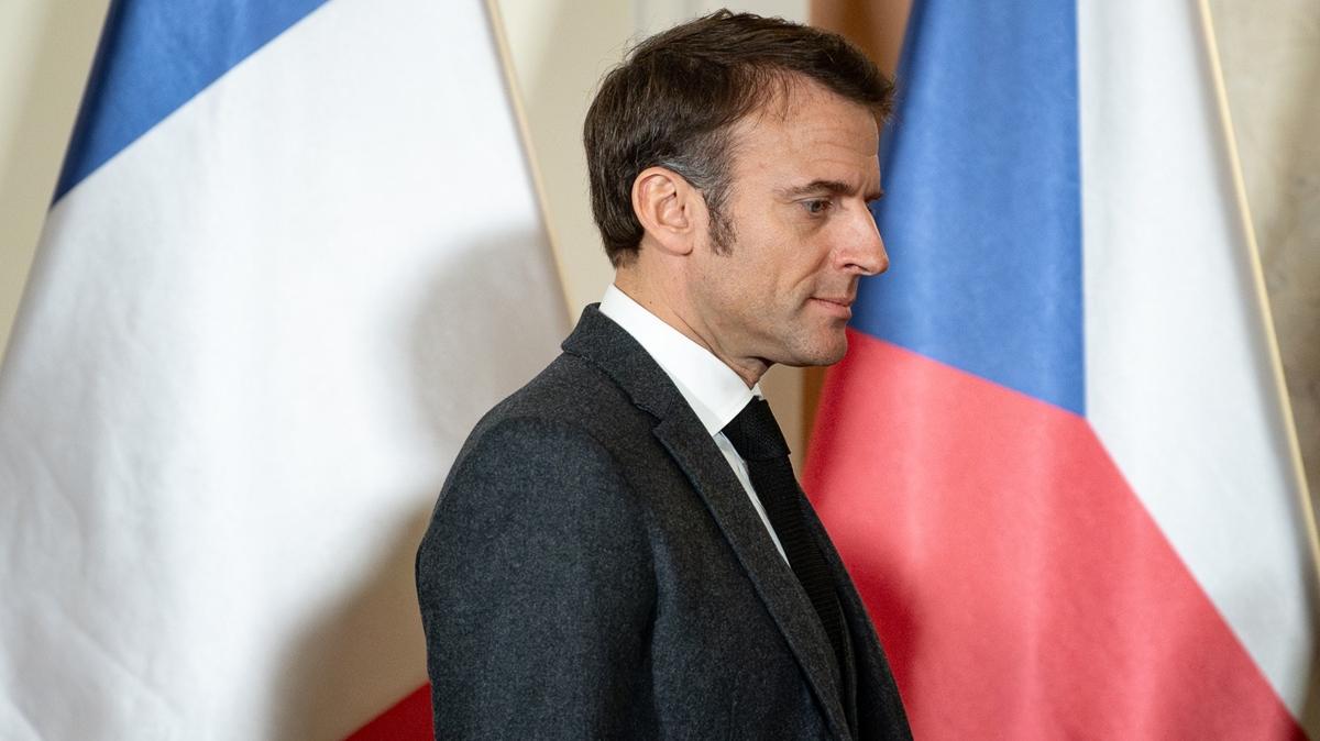 Macron, ''lmeye yardm'' diye niteledii yasann yolunu aacaklarn duyurdu