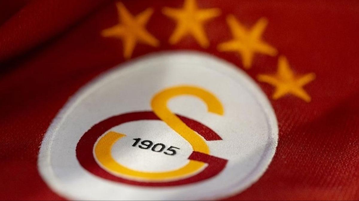Galatasaray-aykur Rizespor mann devre arasnda rahatszlanan taraftar vefat etti