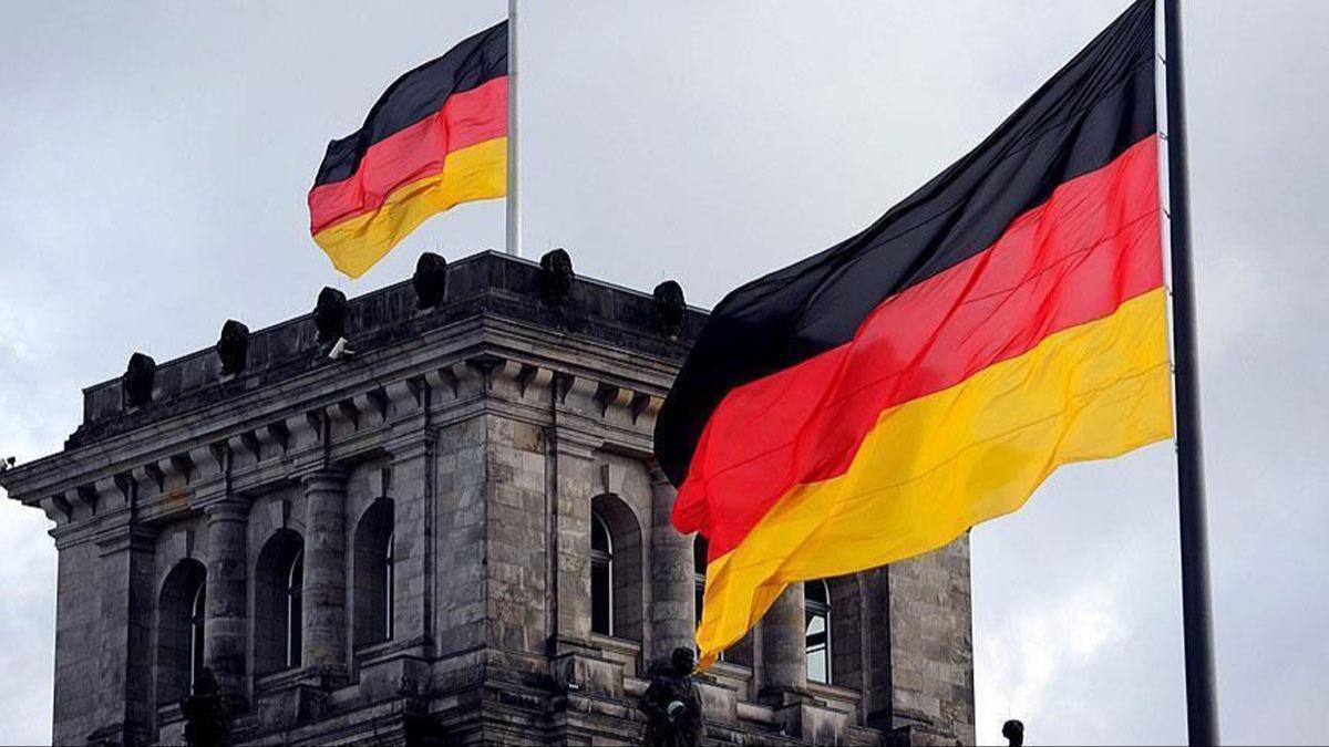 Almanya'da Katolik Kilisesinin madurlara dedii tazminat 57 milyon avroya ulat 