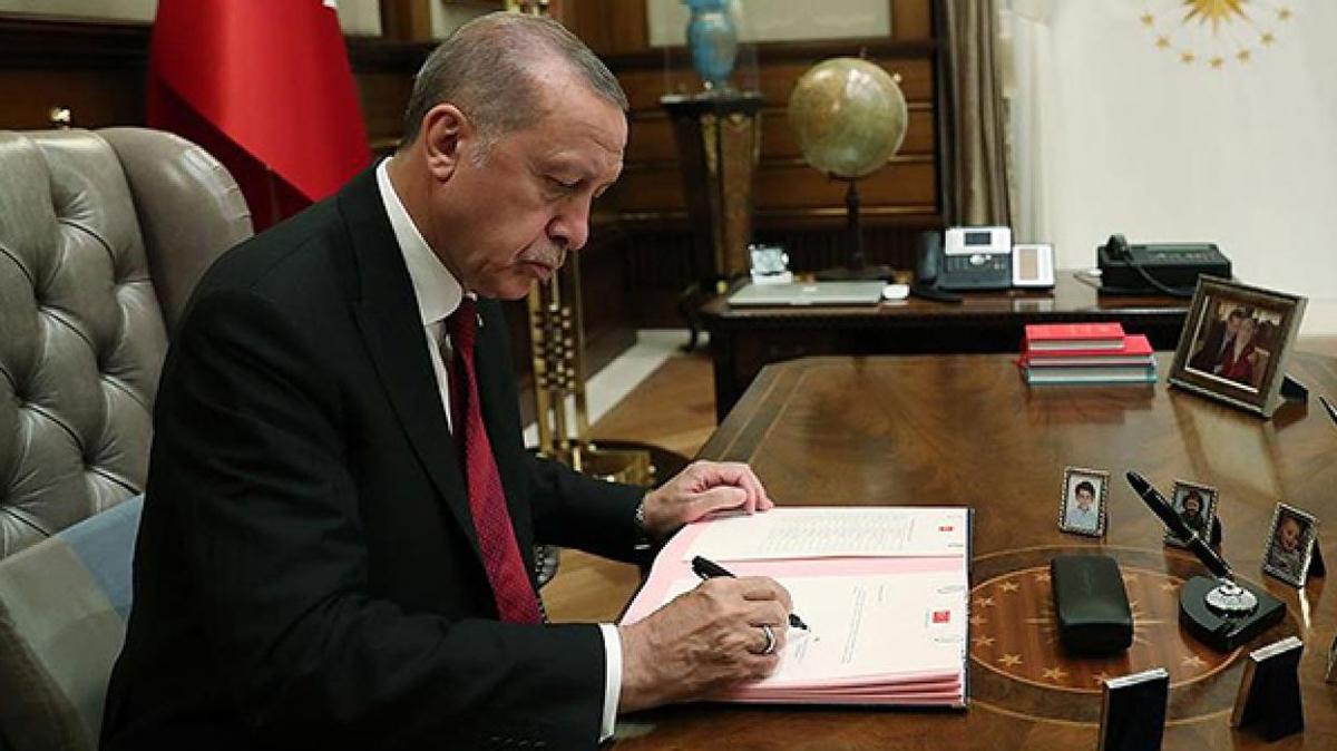 Cumhurbakan Erdoan imzalad! Atama kararlar Resmi Gazete'de 