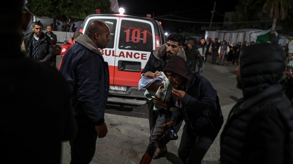 srail'den Gazze'de gece katliam! 27 Filistinli can verdi