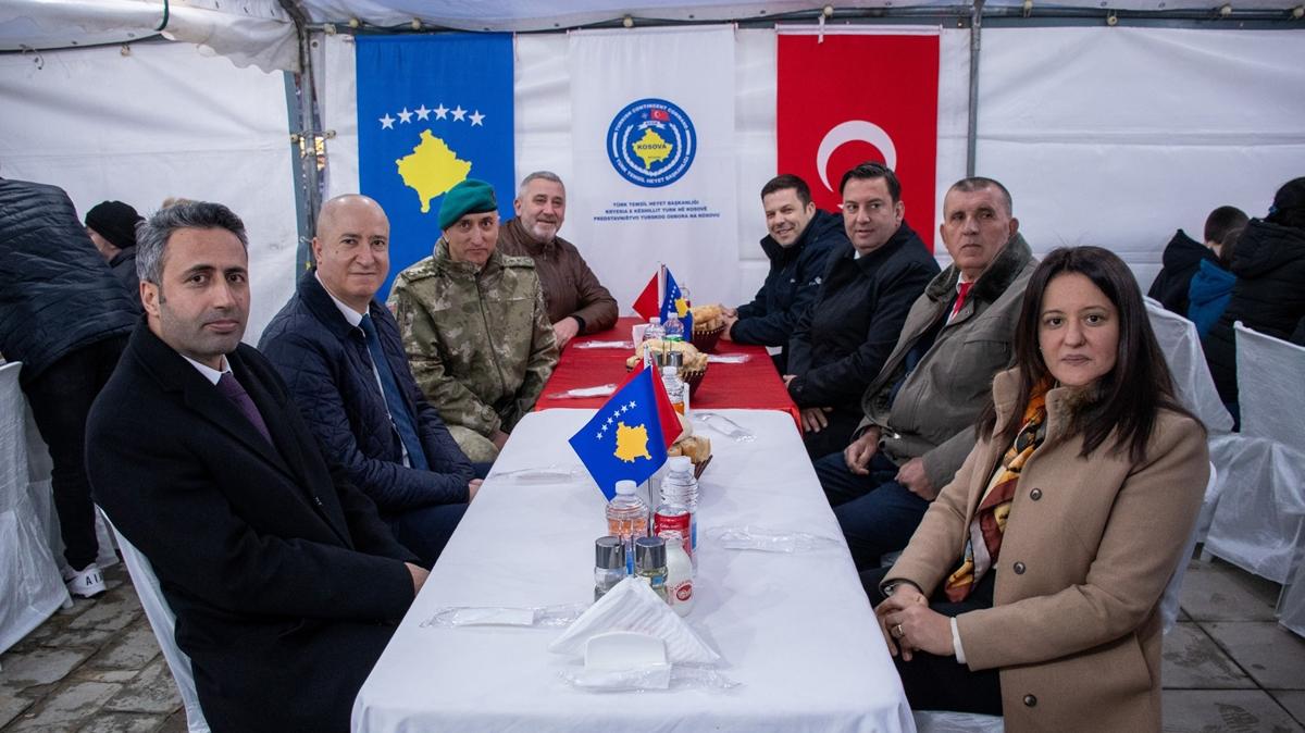 Mehmetiin Prizren'de dzenledii iftar programna yaklak 300 Kosoval katld