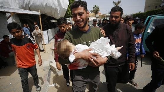 Soykrmc srail ordusu Gazze'de insani yardm bekleyen sivilleri hedef ald
