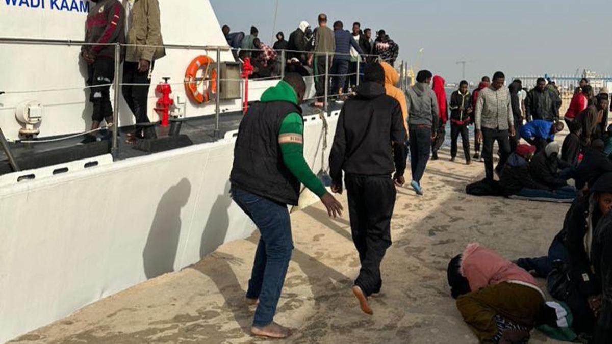 Libya, 130 dzensiz gmenin kurtarldn bildirdi 