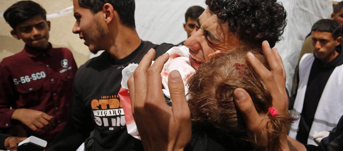 Soykrmc srail Gazze'de ev ve cami vurdu: ok sayda Filistinli hayatn kaybetti