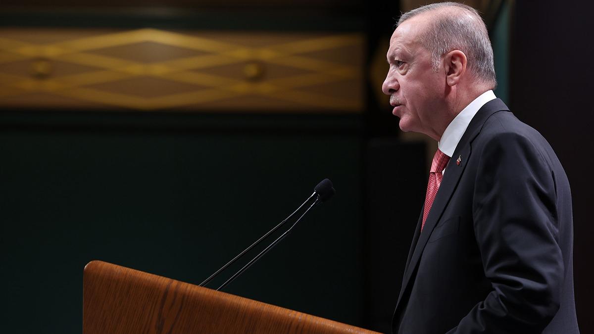 Cumhurbakan Erdoan, 00.30'da AK Parti Genel Merkezi'nde vatandalara hitap edecek