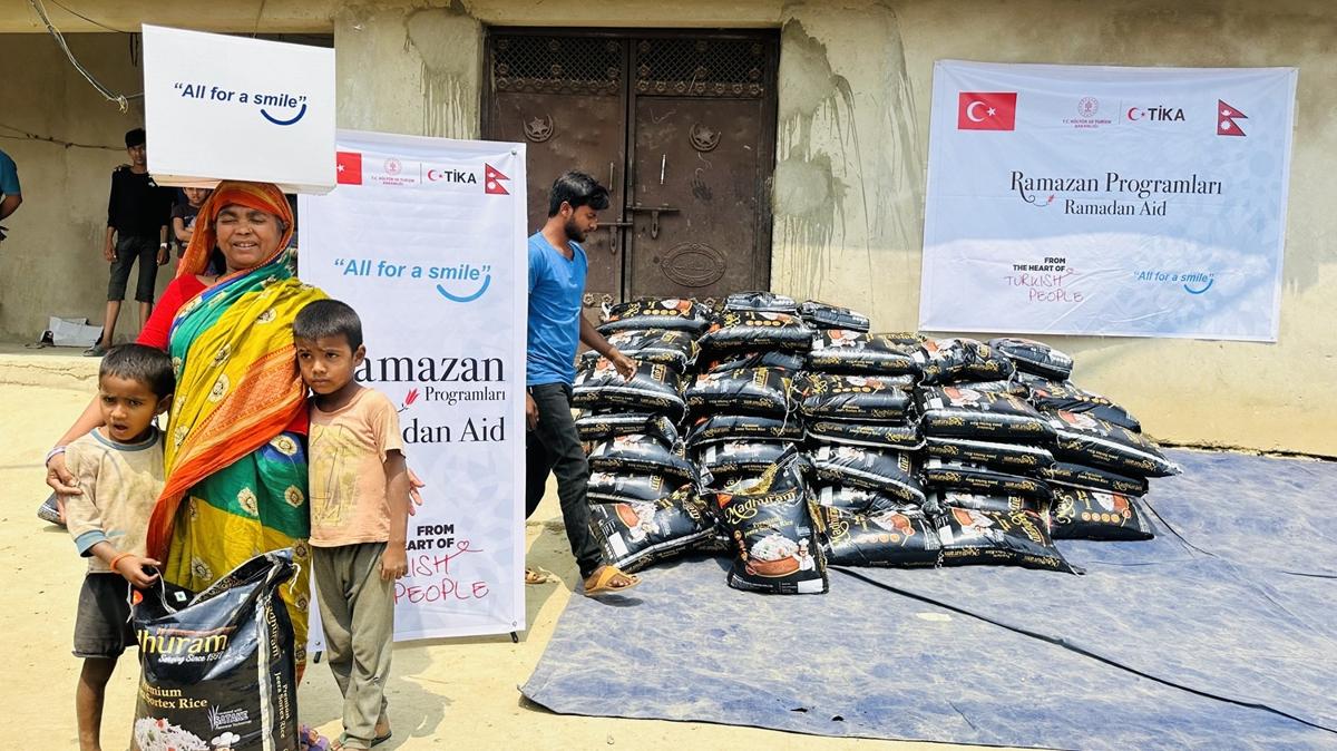TKA, Nepal'de ramazan kolilerini ihtiya sahibi ailelere ulatrld