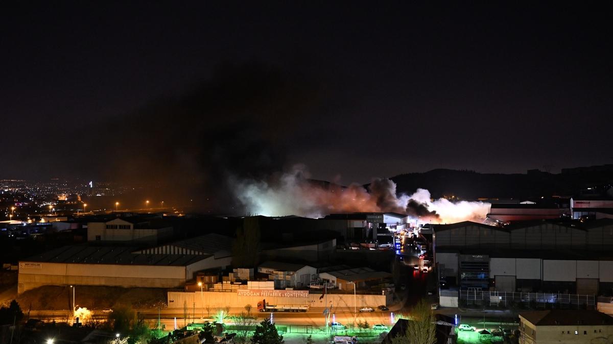 Ankara Hurdaclar Sanayi Sitesi'ndeki yangn  byk oranda kontrol altna alnd