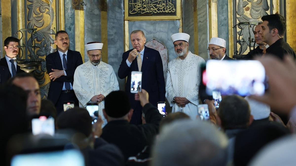 Cumhurbakan Erdoan'dan Ayasofya'da dua: Ayrla dmeyeceiz, beraber olacaz