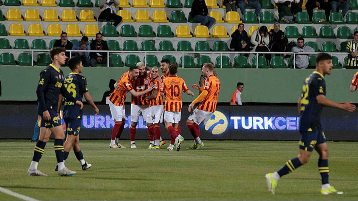 Herkesin bekledii haber geldi! Galatasaray ve Fenerbahe, PFDK'ye sevk edildi