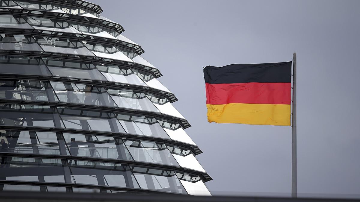 Almanya'da 4 kiinin hayatn kaybettii binay kundaklad phesiyle 1 kii tutukland