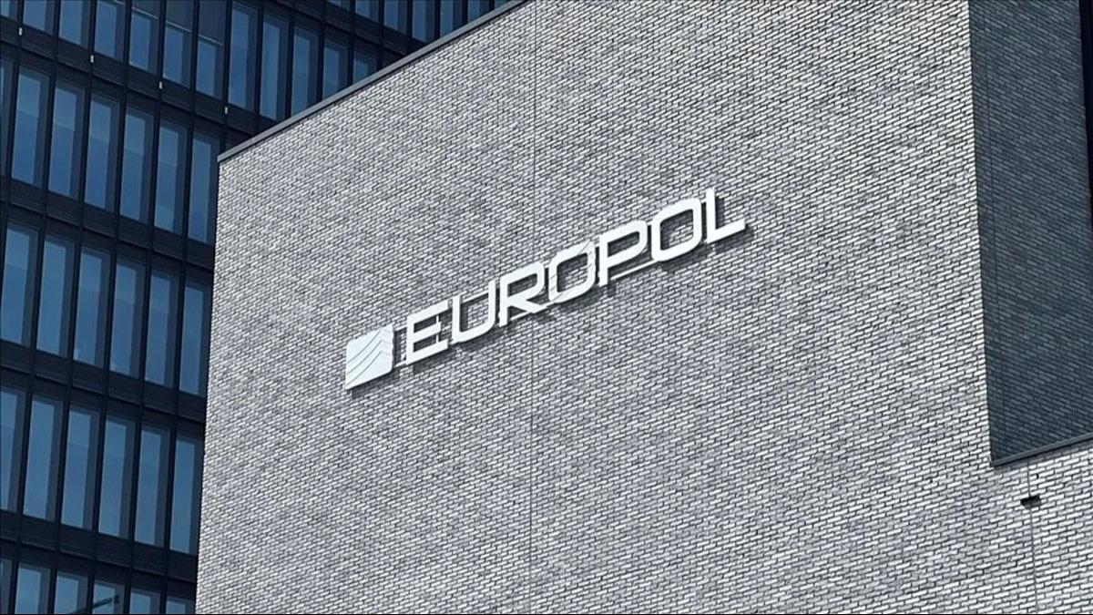 Europol'n istihbarat ana 3 binden fazla kolluk kuvveti baland