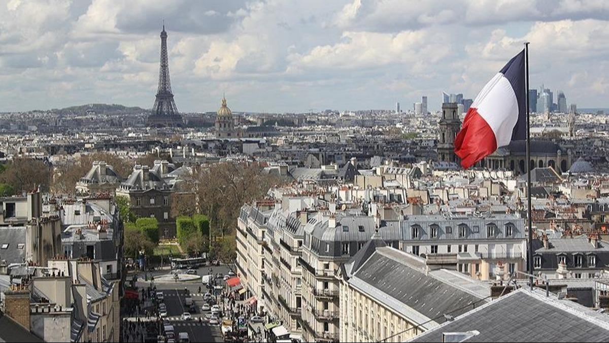 Fransa, vatandalarn baz lkelere seyahat etmemeleri konusunda uyard