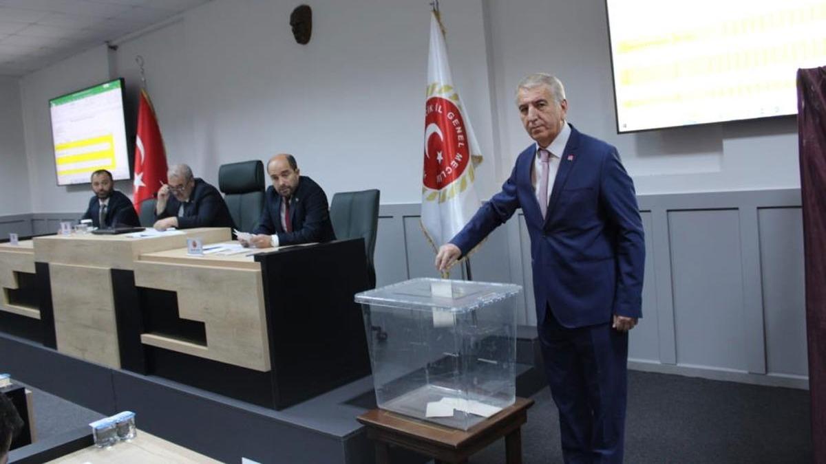 CHP'nin koltuk stnlne ramen belediye meclis bakanln AK Parti kazand!