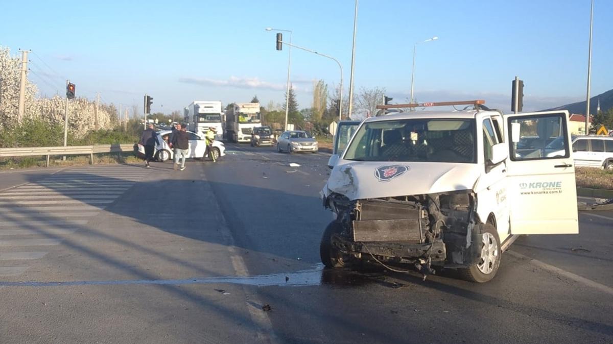 Konya'da trafik kazas: 11 kii yaraland