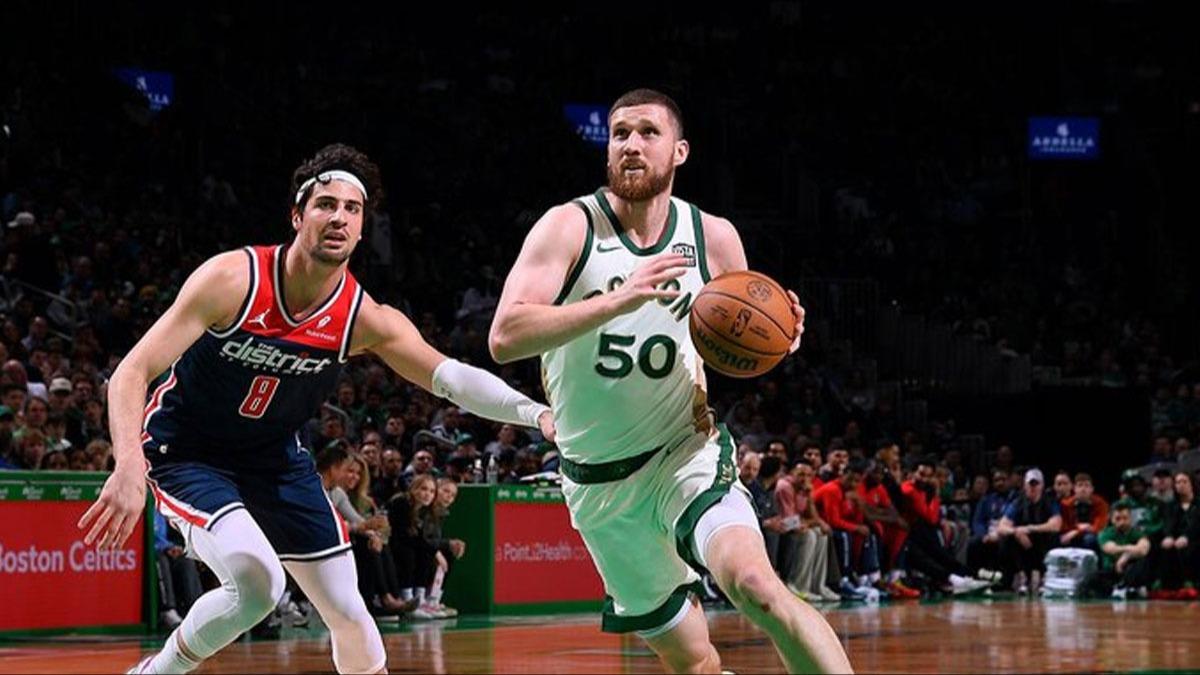 NBA'de normal sezon sona erdi!