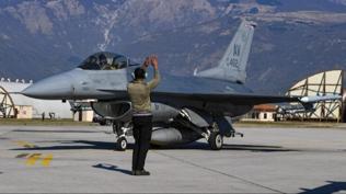 ABD'den Bulgaristan'a F-16 teftii
