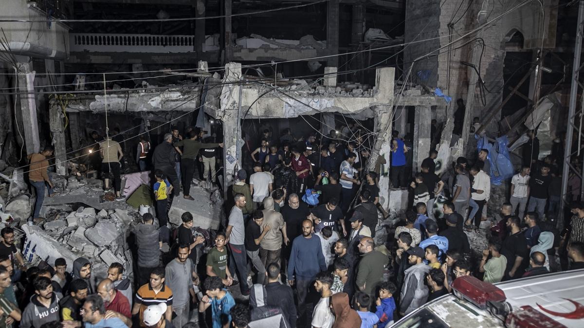 Soykrmc srail ordusu Refah'ta ev bombalad: Aralarnda ocuklarn da olduu ok sayda Filistinli hayatn kaybetti