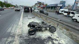 Bahelievler'de kaza: 2 motosikletten biri yand