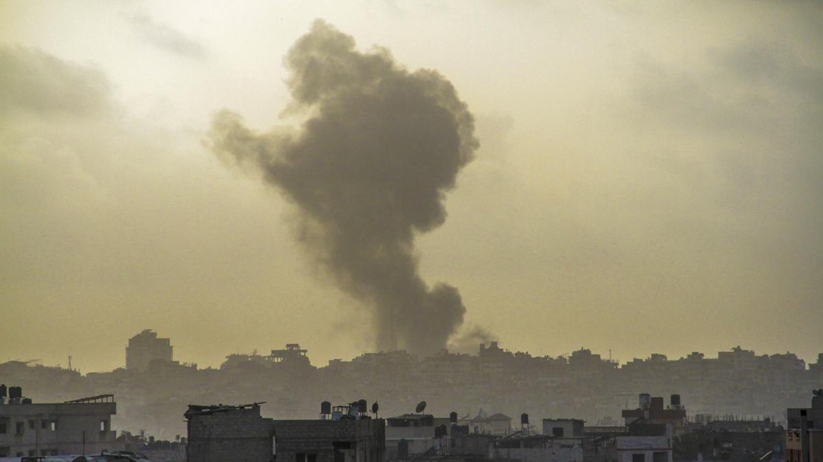 Soykrmc srail durmuyor! Gazze'de sivillerin evlerine bombardman