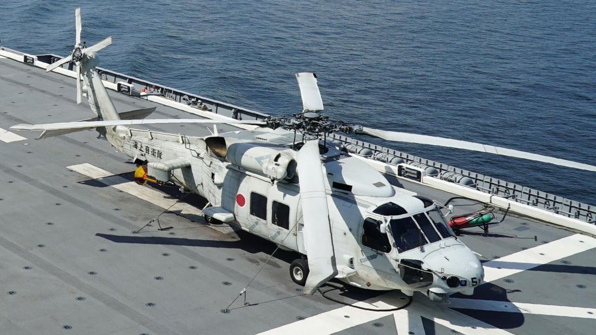Tatbikatta 2 helikopter arpt! Japonya'da SH-60K uular askya alnd