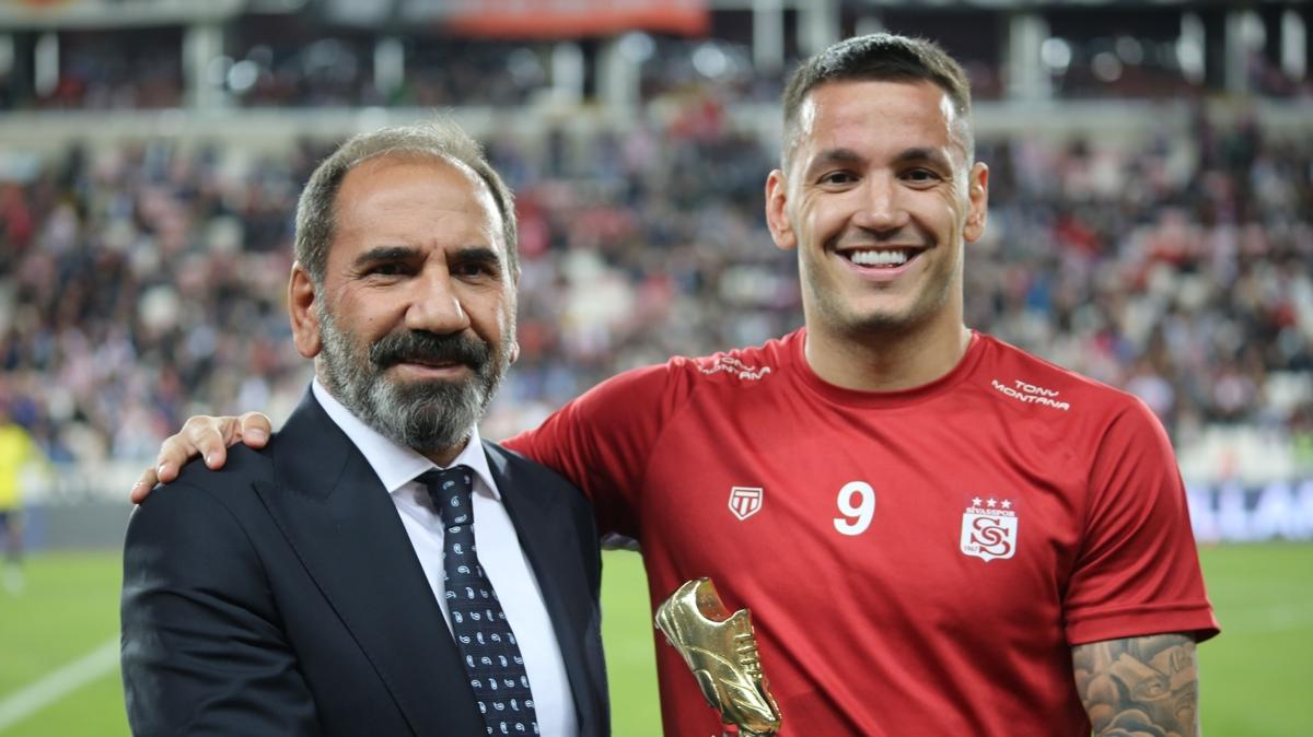 Sivasspor'un golcs Rey Manaj'a ma ncesi dl verildi