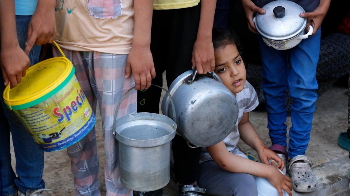 AB Yksek Temsilcisi Borrell'den srail'in Gazze'de neden olduu ykma tepki: ocuklar alktan lyor