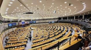Avrupa Parlamentosu, Kosoval Srplar iin vize serbestisini kabul etti