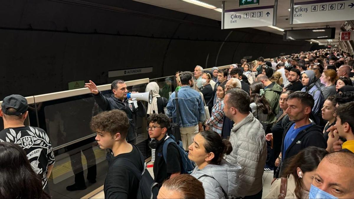 Metro arzasnda 60. saat: Vatandalar younluk oluan duraklarda maduriyet yaad