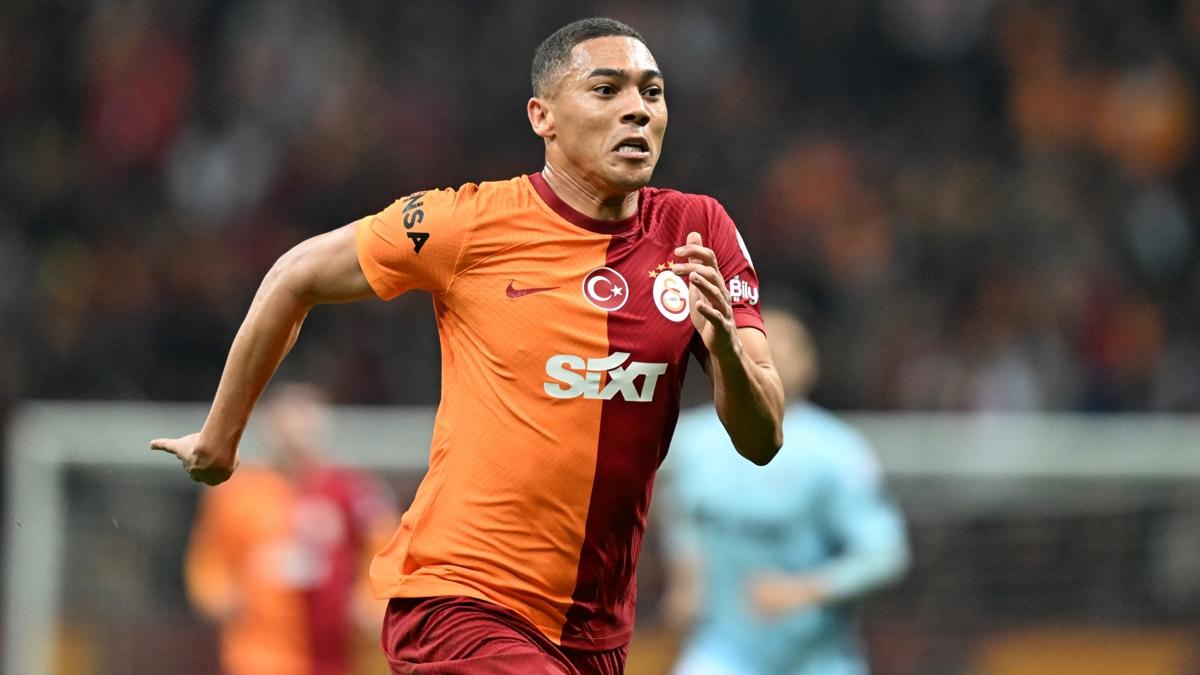 Carlos Vinicius, Galatasaray' bekliyor