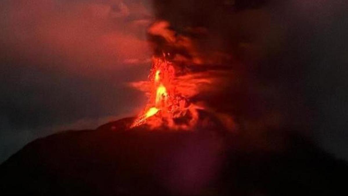 Endonezya'da yanarda patlamas! Havaliman kapatld